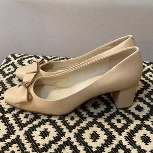 Louise et Cie pumps Size 9.5 Heel height 2 1/4”